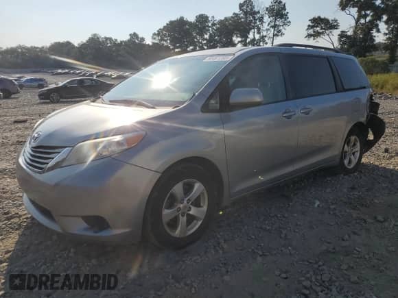 2017 Toyota Sienna LE Auto Access Seat z VIN 5TDKZ3DC1HS898153, wystawiony jako Copart lot #80461285 z przebiegiem 135 733 mil mil oraz Szkoda całkowita • Salvage title. Historia ofert i sprzedaży dostępna na DreamBid. Obrazek 1.