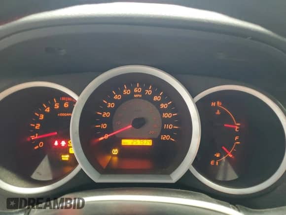2011 Toyota Tacoma с VIN 5TFPX4EN7BX002019, выставлен на аукционе Copart как лот 82719865 с пробегом 257 934 миль миль и Чистый • Clean title. История ставок и продаж доступна на DreamBid. Изображение 9.