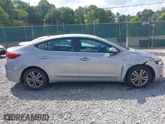 2017 Hyundai Elantra SE z VIN 5NPD84LF6HH056427, wystawiony jako IAAI lot #42826280 z przebiegiem 125 603 mil mil oraz . Historia ofert i sprzedaży dostępna na DreamBid. Obrazek 13.