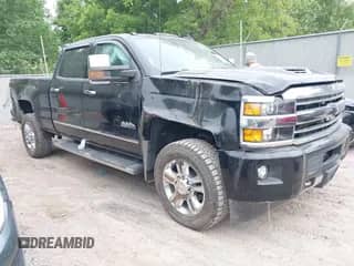 2018 Chevrolet Silverado 2500HD High Country с VIN 1GC1KXEY0JF116819, выставлен на аукционе IAAI как лот 42502418 с пробегом 113 411 миль миль и . История ставок и продаж доступна на DreamBid. Изображение 1.