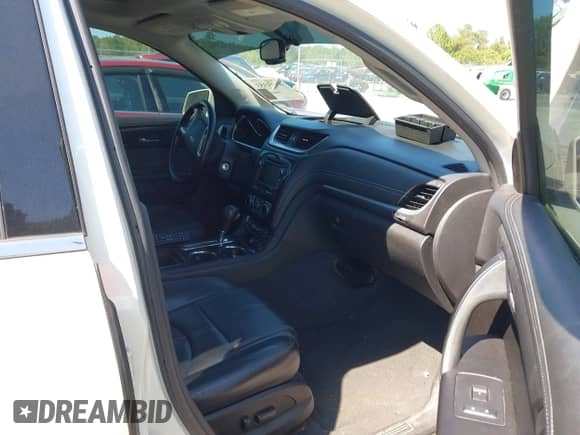 2015 Chevrolet Traverse LT с VIN 1GNKRHKD1FJ158676, выставлен на аукционе IAAI как лот 43179353 с пробегом 250 131 миль миль и . История ставок и продаж доступна на DreamBid. Изображение 5.