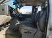 2004 Chevrolet Suburban LS z VIN 3GNGK26U94G215965, wystawiony jako Copart lot #88605155 z przebiegiem 161 886 mil mil oraz Szkoda całkowita • Salvage title. Historia ofert i sprzedaży dostępna na DreamBid. Obrazek 7.