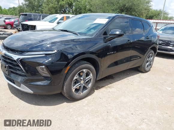 2025 Chevrolet Blazer LT with VIN 3GNKBCR4XSS142255, listed as a IAAI auction lot 42973700 with 14,746 mi miles and . Bid and sale history available at DreamBid. Image 2.