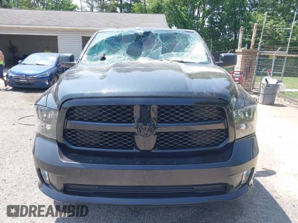 2018 Ram 1500 Express с VIN 1C6RR7FT9JS290131, выставлен на аукционе IAAI как лот 42377820 с пробегом 56 442 миль миль и . История ставок и продаж доступна на DreamBid. Изображение 12.