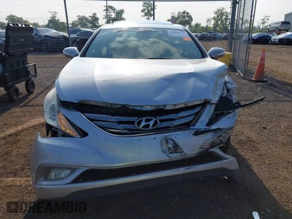 2011 Hyundai Sonata Limited with VIN 5NPEC4AC8BH284710, listed as a IAAI auction lot 42866035 with 191,587 mi miles and . Bid and sale history available at DreamBid. Image 12.