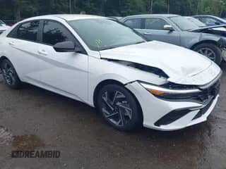 2025 Hyundai Elantra SEL Sport с VIN KMHLM4DG3SU025028, выставлен на аукционе IAAI как лот 43024338 с пробегом 1 963 миль миль и . История ставок и продаж доступна на DreamBid. Изображение 1.