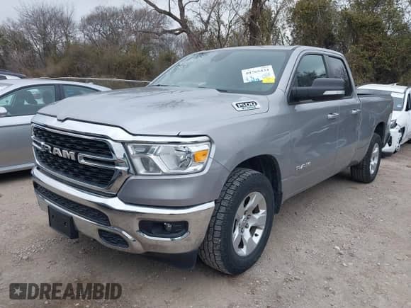 2022 Ram 1500 Big Horn z VIN 1C6RREBG3NN173629, wystawiony jako IAAI lot #40765434 z przebiegiem 57 662 mil mil oraz . Historia ofert i sprzedaży dostępna na DreamBid. Obrazek 17.
