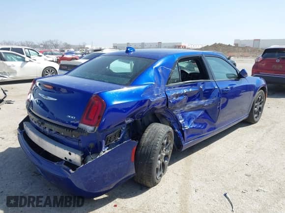 2020 Chrysler 300 S с VIN 2C3CCAGG6LH131564, выставлен на аукционе IAAI как лот 41830427 с пробегом 88 957 миль миль и . История ставок и продаж доступна на DreamBid. Изображение 4.