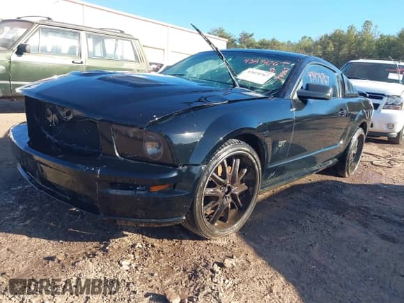 2007 Ford Mustang GT Deluxe with VIN 1ZVFT82HX75217178, listed as a IAAI auction lot 43474767 with 302,624 mi miles and . Bid and sale history available at DreamBid. Image 2.