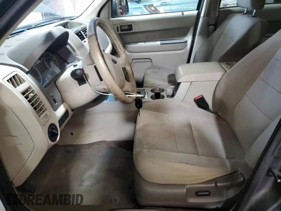 2011 Ford Escape XLT с VIN 1FMCU9D77BKC36354, выставлен на аукционе Copart как лот 81712605 с пробегом 251 168 миль миль и Списание • Salvage title. История ставок и продаж доступна на DreamBid. Изображение 7.