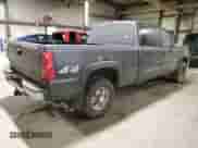 2003 Chevrolet Silverado 1500HD LS z VIN 1GCGK13U03F206028, wystawiony jako Copart lot #46349405 z przebiegiem 181 116 mil mil oraz Czysty tytuł • Clean title. Historia ofert i sprzedaży dostępna na DreamBid. Obrazek 3.
