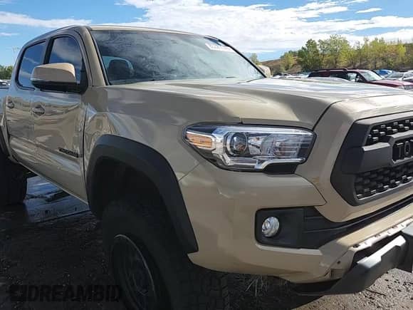 2017 Toyota Tacoma SR5 with VIN 3TMCZ5AN4HM095519, listed as a Copart auction lot 85329645 with 86,496 mi miles and Salvage title. Bid and sale history available at DreamBid. Image 14.