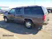 1998 Chevrolet Suburban z VIN 1GNFK16R6WJ306534, wystawiony jako Copart lot #75030844 z przebiegiem 230 869 mil mil oraz Czysty tytuł • Clean title. Historia ofert i sprzedaży dostępna na DreamBid. Obrazek 2.