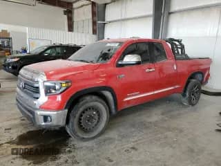 2015 Toyota Tundra SR с VIN 5TFUW5F13FX435673, выставлен на аукционе Copart как лот 72061355 с пробегом 163 386 миль миль и Списание • Salvage title. История ставок и продаж доступна на DreamBid. Изображение 1.