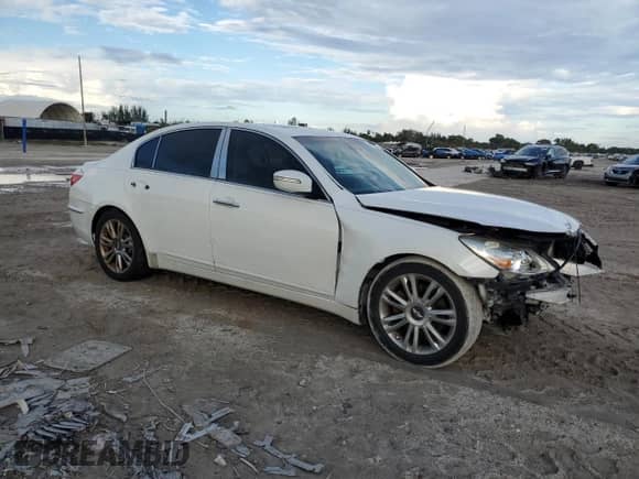 2011 Hyundai Genesis z VIN KMHGC4DE8BU123085, wystawiony jako Copart lot #74432394 z przebiegiem 108 232 mil mil oraz Szkoda całkowita • Salvage title. Historia ofert i sprzedaży dostępna na DreamBid. Obrazek 4.