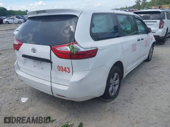 2017 Toyota Sienna L z VIN 5TDZZ3DC7HS819101, wystawiony jako IAAI lot #42232667 z przebiegiem 329 000 mil mil oraz . Historia ofert i sprzedaży dostępna na DreamBid. Obrazek 4.