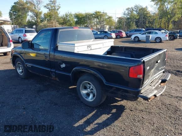 2002 Chevrolet S-10 с VIN 1GCCS145128194643, выставлен на аукционе IAAI как лот 43392396 с пробегом 251 096 миль миль и . История ставок и продаж доступна на DreamBid. Изображение 3.