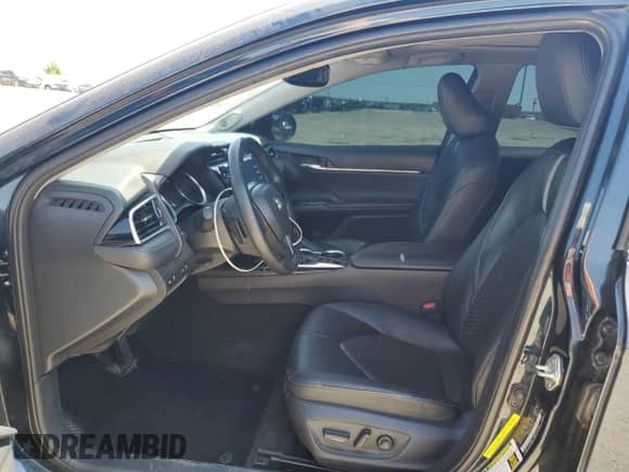 2018 Toyota Camry XSE z VIN 4T1BZ1HK3JU504302, wystawiony jako Copart lot #56236995 z przebiegiem 176 101 mil mil oraz Szkoda całkowita • Salvage title. Historia ofert i sprzedaży dostępna na DreamBid. Obrazek 7.