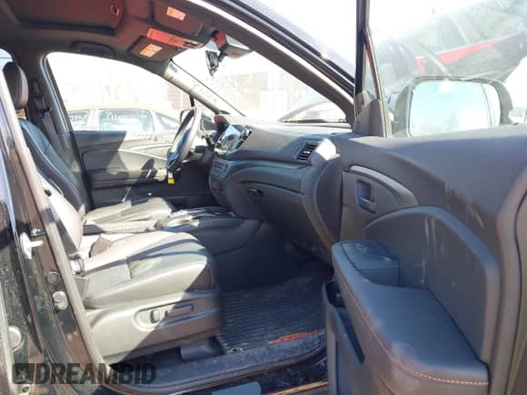 2023 Honda Passport TrailSport with VIN 5FNYF8H67PB042153, listed as a IAAI auction lot 41757909 with 26,810 mi miles and . Bid and sale history available at DreamBid. Image 5.