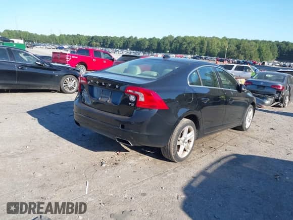 2014 Volvo S60 T5 с VIN YV1612FS7E2277276, выставлен на аукционе IAAI как лот 43080885 с пробегом 135 400 миль миль и . История ставок и продаж доступна на DreamBid. Изображение 4.