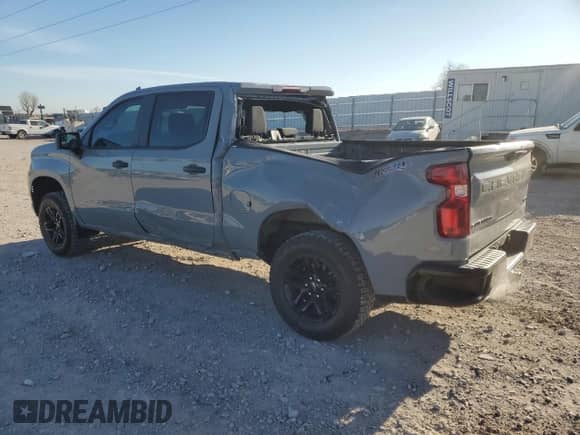 2024 Chevrolet Silverado 1500 Custom Trail Boss z VIN 3GCUDCE89RG260945, wystawiony jako Copart lot #51326915 z przebiegiem 30 768 mil mil oraz Szkoda całkowita • Salvage title. Historia ofert i sprzedaży dostępna na DreamBid. Obrazek 2.