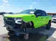 2022 Chevrolet Silverado 1500 RST z VIN 1GCUDEED7NZ585337, wystawiony jako IAAI lot #42092773 z przebiegiem 37 402 mil mil oraz . Historia ofert i sprzedaży dostępna na DreamBid. Obrazek 2.