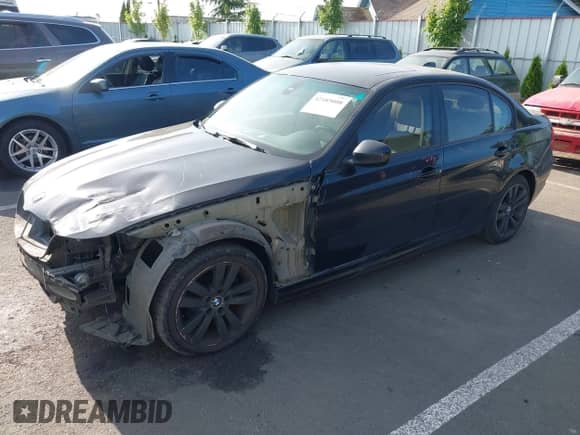 2010 BMW 3 Series 328i z VIN WBAPH5C57AA440298, wystawiony jako IAAI lot #42485008 z przebiegiem 162 072 mil mil oraz . Historia ofert i sprzedaży dostępna na DreamBid. Obrazek 2.