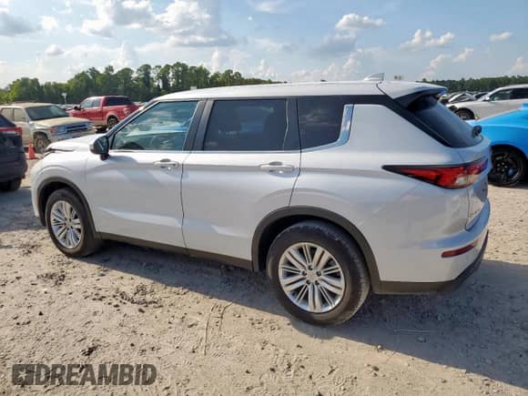 2024 Mitsubishi Outlander ES с VIN JA4J3UA8XRZ060622, выставлен на аукционе Copart как лот 68718865 с пробегом 7 164 миль миль и Чистый • Clean title. История ставок и продаж доступна на DreamBid. Изображение 3.