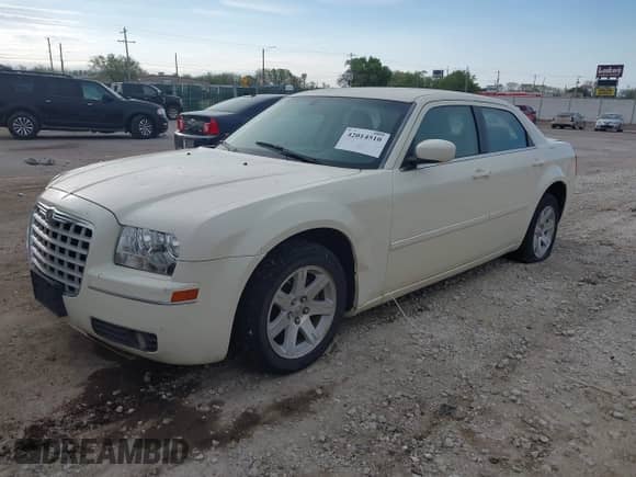 2007 Chrysler 300 Signature with VIN 2C3LA53G07H658041, listed as a IAAI auction lot 42014510 with 169,478 mi miles and . Bid and sale history available at DreamBid. Image 2.