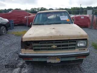 1985 Chevrolet Blazer z VIN 1G8CS18B1F8174893, wystawiony jako IAAI lot #42822256 z przebiegiem 12 250 mil mil oraz . Historia ofert i sprzedaży dostępna na DreamBid. Obrazek 6.