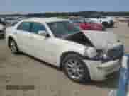 2007 Chrysler 300 Limited z VIN 2C3KA53G87H848990, wystawiony jako Copart lot #71257105 z przebiegiem 175 609 mil mil oraz Szkoda całkowita • Salvage title. Historia ofert i sprzedaży dostępna na DreamBid. Obrazek 1.