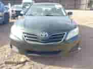 2010 Toyota Camry z VIN 4T1BF3EK9AU563024, wystawiony jako IAAI lot #42859800 z przebiegiem 119 802 mil mil oraz . Historia ofert i sprzedaży dostępna na DreamBid. Obrazek 12.