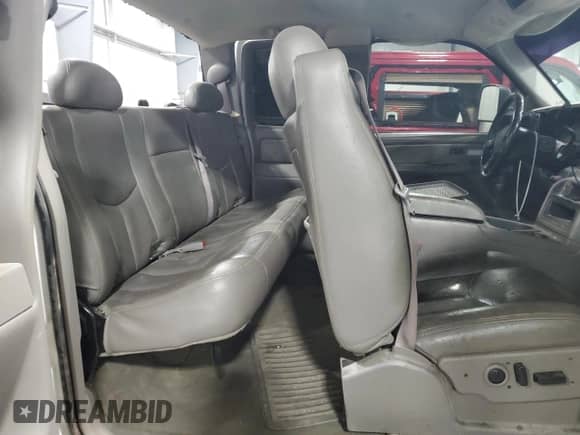 2006 Chevrolet Silverado 2500HD LT2 с VIN 1GCHK29D76E259921, выставлен на аукционе Copart как лот 50954105 с пробегом 188 160 миль миль и Списание • Salvage title. История ставок и продаж доступна на DreamBid. Изображение 10.