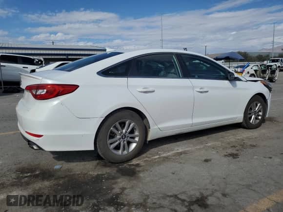 2017 Hyundai Sonata SE z VIN 5NPE24AF8HH560387, wystawiony jako Copart lot #85712635 z przebiegiem 122 284 mil mil oraz Szkoda całkowita • Salvage title. Historia ofert i sprzedaży dostępna na DreamBid. Obrazek 3.