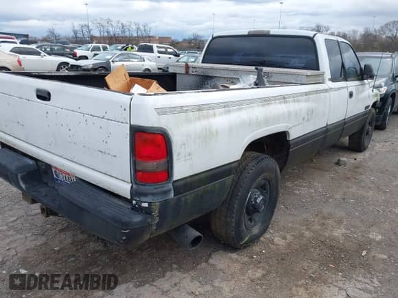 1996 Dodge 2500 с VIN 3B7KC23CXTM147915, выставлен на аукционе IAAI как лот 41236310 с пробегом 211 518 миль миль и . История ставок и продаж доступна на DreamBid. Изображение 4.