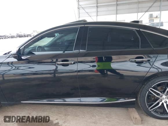 2021 Honda Accord Touring z VIN 1HGCV3F91MA009779, wystawiony jako IAAI lot #42677256 z przebiegiem 92 142 mil mil oraz . Historia ofert i sprzedaży dostępna na DreamBid. Obrazek 14.