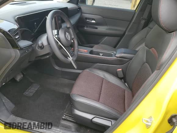 2025 Nissan Kicks SR with VIN 3N8AP6DA2SL360001, listed as a Copart auction lot 60601535 with 5,520 mi miles and Salvage title. Bid and sale history available at DreamBid. Image 7.