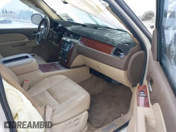 2011 Chevrolet Avalanche LTZ z VIN 3GNTKGE32BG119404, wystawiony jako IAAI lot #43205064 z przebiegiem 186 120 mil mil oraz . Historia ofert i sprzedaży dostępna na DreamBid. Obrazek 5.
