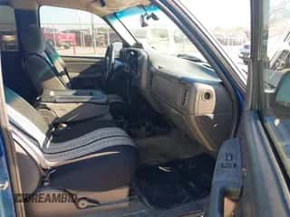 2002 Chevrolet Silverado 1500 LS с VIN 2GCEC19V421315439, выставлен на аукционе IAAI как лот 43419752 с пробегом 279 044 миль миль и . История ставок и продаж доступна на DreamBid. Изображение 5.