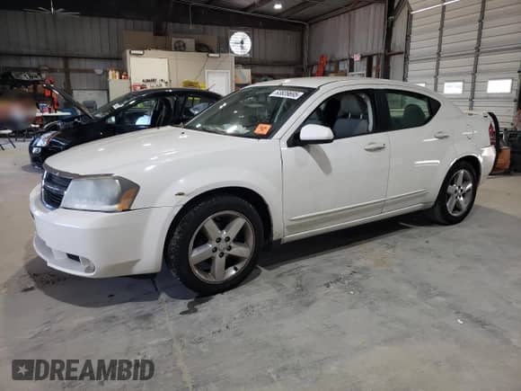 2008 Dodge Avenger R/T z VIN 1B3LC76M28N191380, wystawiony jako Copart lot #63839695 z przebiegiem 235 502 mil mil oraz Szkoda całkowita • Salvage title. Historia ofert i sprzedaży dostępna na DreamBid. Obrazek 1.
