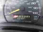 2001 Chevrolet Express z VIN 1GCHG39R011111547, wystawiony jako IAAI lot #42265979 z przebiegiem 297 607 mil mil oraz . Historia ofert i sprzedaży dostępna na DreamBid. Obrazek 16.