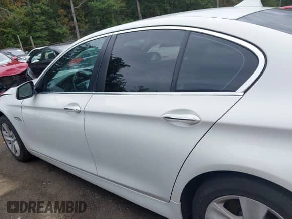 2012 BMW 5 Series 535i xDrive с VIN WBAFU7C55CDU58206, выставлен на аукционе IAAI как лот 43216456 с пробегом 133 612 миль миль и . История ставок и продаж доступна на DreamBid. Изображение 14.