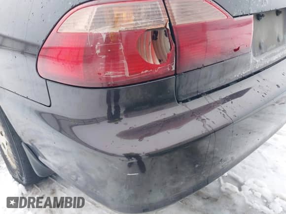 1998 Honda Accord LX z VIN 1HGCG1645WA000699, wystawiony jako IAAI lot #41598273 z przebiegiem 186 732 mil mil oraz . Historia ofert i sprzedaży dostępna na DreamBid. Obrazek 14.