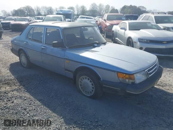 1987 Saab 900 with VIN YS3AS46D5H2018941, listed as a IAAI auction lot 39022114 with 99,969 mi miles and . Bid and sale history available at DreamBid. Image 1.