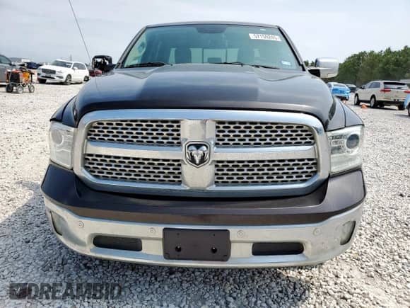 2017 Ram 1500 Laramie z VIN 1C6RR6NT6HS591980, wystawiony jako Copart lot #57159245 z przebiegiem 107 986 mil mil oraz Czysty tytuł • Clean title. Historia ofert i sprzedaży dostępna na DreamBid. Obrazek 5.