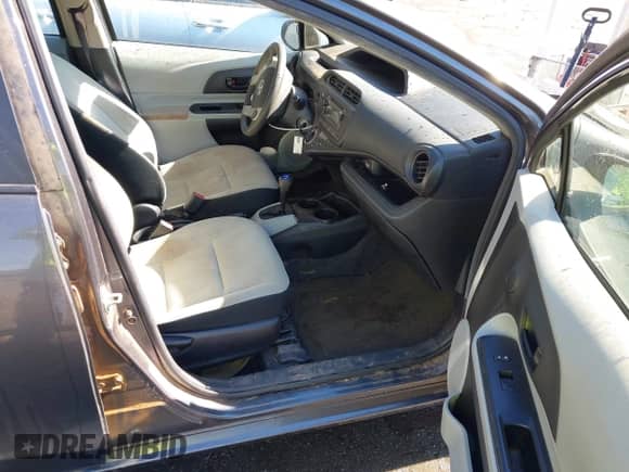 2013 Toyota Prius Two z VIN JTDKDTB33D1549228, wystawiony jako IAAI lot #43486293 z przebiegiem 206 088 mil mil oraz . Historia ofert i sprzedaży dostępna na DreamBid. Obrazek 5.