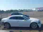 2011 Chrysler 300 C с VIN 2C3CA6CT4BH598972, выставлен на аукционе IAAI как лот 42567295 с пробегом 182 419 миль миль и . История ставок и продаж доступна на DreamBid. Изображение 14.