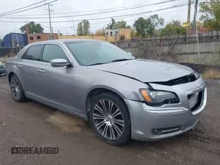 2013 Chrysler 300 S with VIN 2C3CCABG9DH728135, listed as a IAAI auction lot 43508849 with 124,520 mi miles and . Bid and sale history available at DreamBid. Image 1.