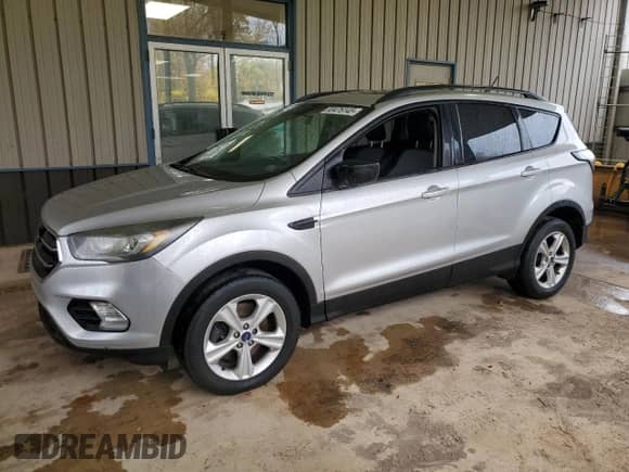 2018 Ford Escape SE z VIN 1FMCU9GD9JUA06268, wystawiony jako Copart lot #90476145 z przebiegiem Nie podano mil oraz Czysty tytuł • Clean title. Historia ofert i sprzedaży dostępna na DreamBid. Obrazek 1.