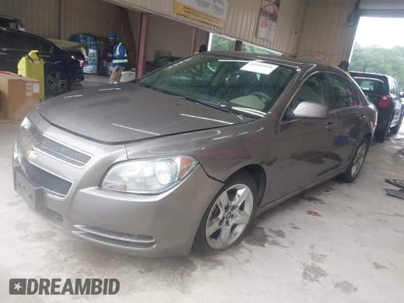 2010 Chevrolet Malibu 1LT с VIN 1G1ZC5E07A4125665, выставлен на аукционе IAAI как лот 42905068 с пробегом 105 000 миль миль и . История ставок и продаж доступна на DreamBid. Изображение 2.